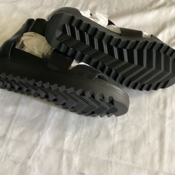 ZOOM STRAPPY SANDAL (Size: 10) NWOT - Picture 5 of 5